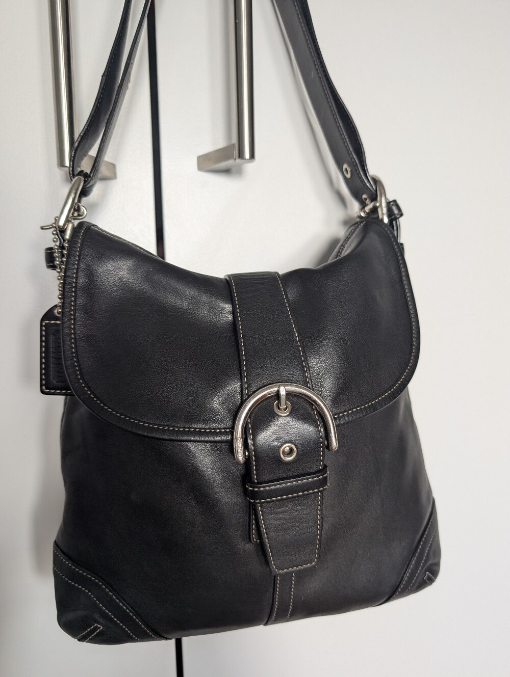 COACH Vintage Soho Shoulder Bag in Black Leather Monogram Lining Y2K